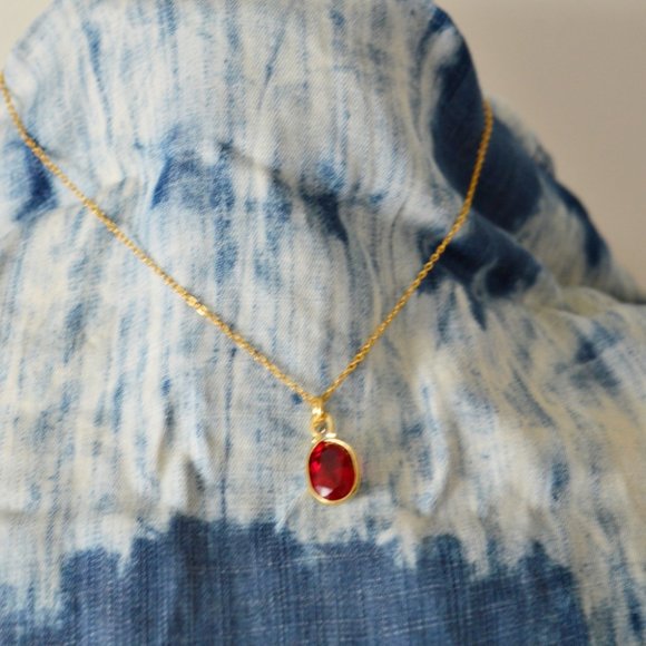 Ruby  Pigeon Blood Red  Oval-Shape  Translucent  8.20 Carat  13.4mm x 9.9mm - Picture 1 of 11